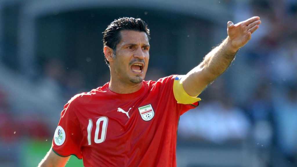 Menilik 3 Prestasi Terbaik Striker Dan Kapten Tim Nasional Iran Ali Daei Naft Club Situs Berita Sepak Bola Bola Tehran